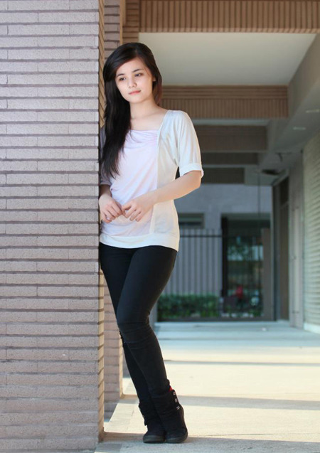 女生被日