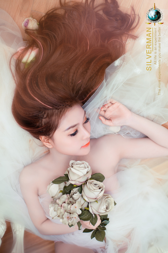 撕掉她的衣服全光版