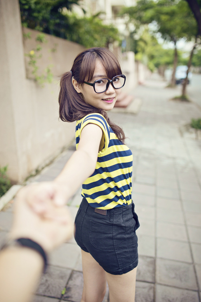 鄰居家新娶的小媳婦年輕又漂亮