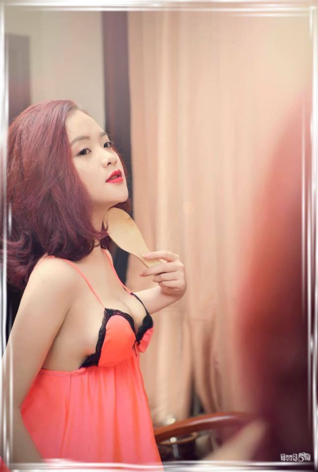 老太爺邊含她的乳邊cao