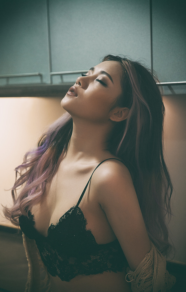 小雄淫男亂女